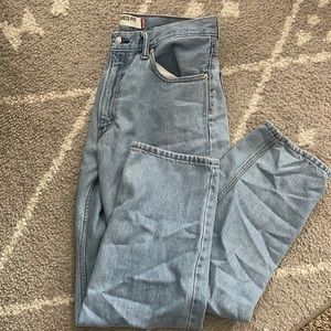 Perfect condition vintage Levi’s 550 relaxed fit straight leg jeans